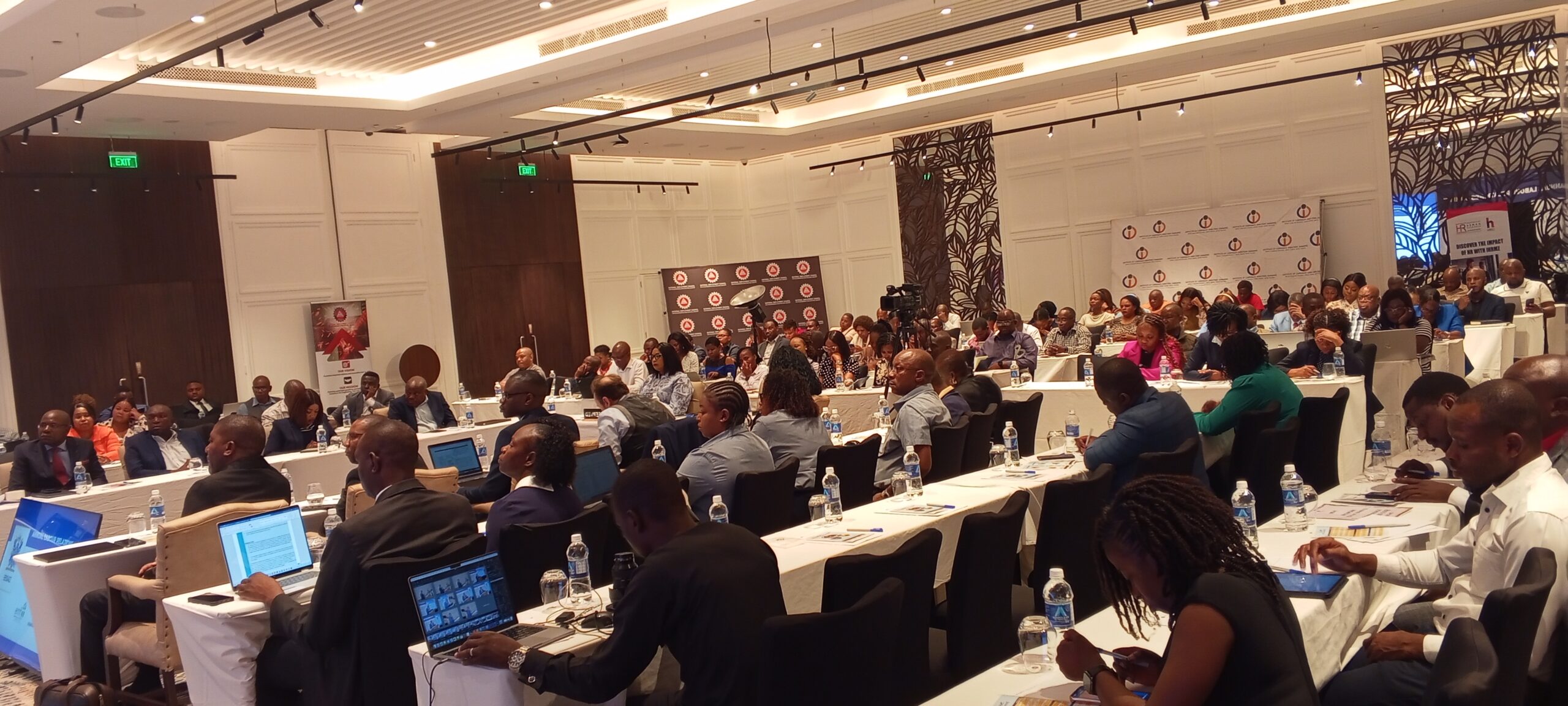 0-3840x1742-0-0-{}-0-12#